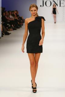 Miranda Kerr feet photo thumbnail