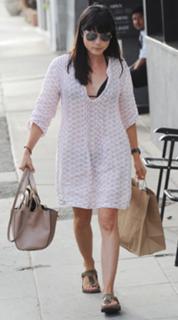 Selma Blair feet photo thumbnail