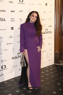 Ewa Farna feet photo thumbnail