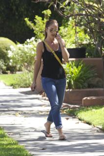 Minka Kelly feet photo thumbnail
