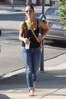 Minka Kelly feet photo thumbnail