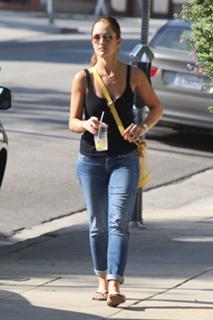 Minka Kelly feet photo thumbnail