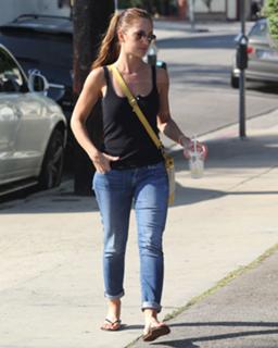 Minka Kelly feet photo thumbnail