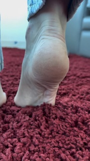 Kyle Unfug feet photo thumbnail