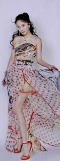 Mi Yang feet photo thumbnail