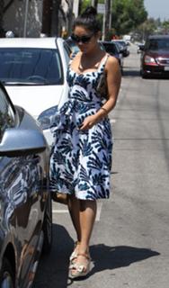 Vanessa Hudgens feet photo thumbnail