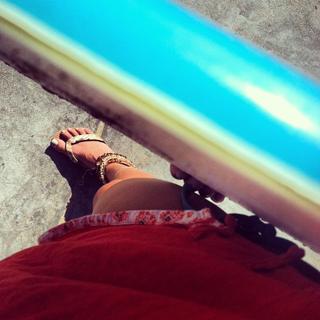 Emily Osment feet photo thumbnail