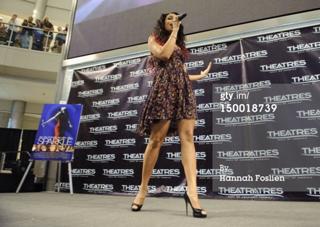 Jordin Sparks feet photo thumbnail