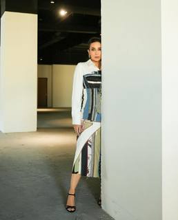 Karisma Kapoor feet photo thumbnail