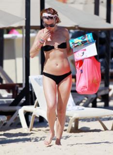 Juliette Lewis feet photo thumbnail