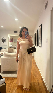 Natalie Noel Mariduena feet photo thumbnail
