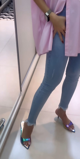 Cláudia Citroni feet photo thumbnail