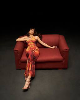 Jacqueline Fernandez feet photo thumbnail