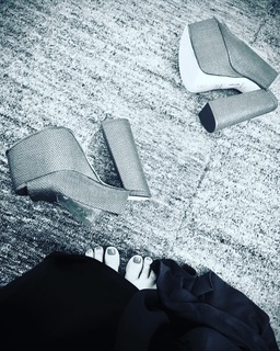 Alyssa Milano feet photo thumbnail