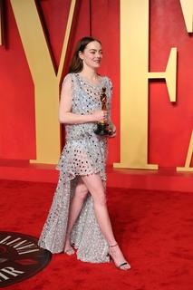 Emma Stone feet photo thumbnail