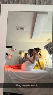 Chantel Jeffries feet photo thumbnail