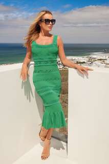 Amanda Holden feet photo thumbnail