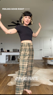 Shenae Grimes-Beech feet photo thumbnail