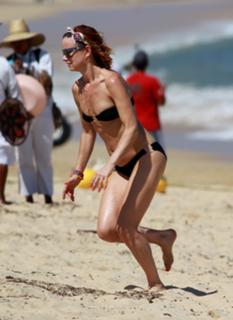 Juliette Lewis feet photo thumbnail