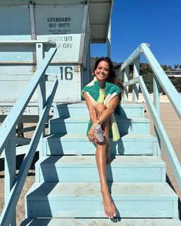 Brooke Burke feet photo thumbnail
