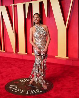 Chrissy Teigen feet photo thumbnail