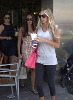 Tamara Ecclestone feet photo thumbnail