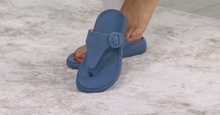 Courtney Khondabi feet photo thumbnail