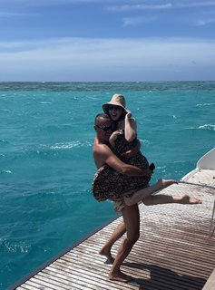 Kylie Minogue feet photo thumbnail