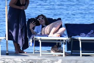 Lily Collins feet photo thumbnail