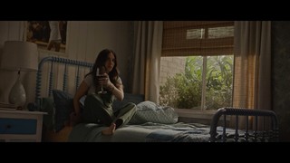 Alison Brie feet photo thumbnail