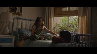 Alison Brie feet photo thumbnail