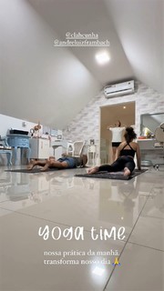 Larissa Manoela feet photo thumbnail