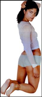 Selma Blair feet photo thumbnail