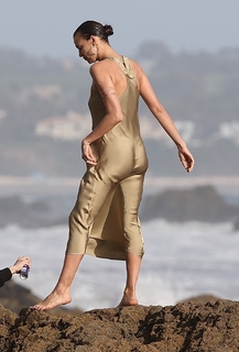 Irina Shayk feet photo thumbnail