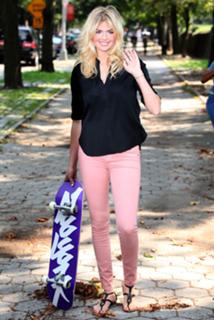 Kate Upton feet photo thumbnail