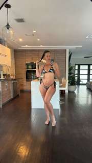 Julieanna Marie Goddard feet photo thumbnail