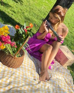 Veronica Maya feet photo thumbnail