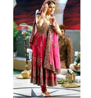 Madhuri Dixit feet photo thumbnail