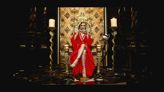 Taylor Swift feet photo thumbnail