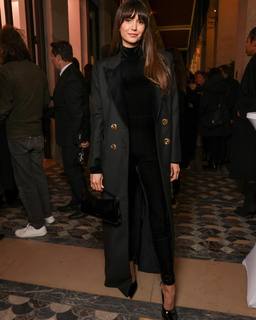 Nina Dobrev feet photo thumbnail