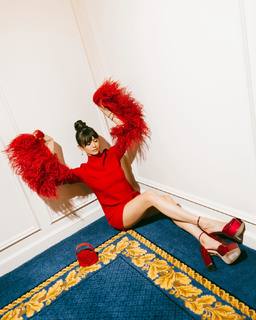 Nina Dobrev feet photo thumbnail