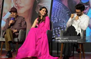 Alia Bhatt feet photo thumbnail
