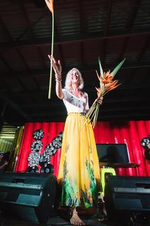 Joss Stone feet photo thumbnail