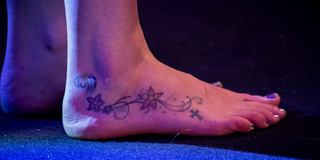 Joss Stone feet photo thumbnail