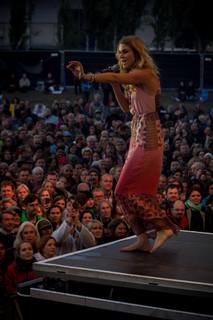 Joss Stone feet photo thumbnail