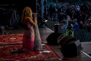 Joss Stone feet photo thumbnail