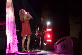 Joss Stone feet photo thumbnail