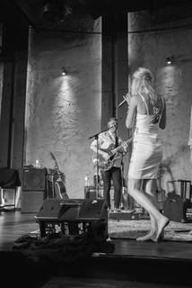 Joss Stone feet photo thumbnail