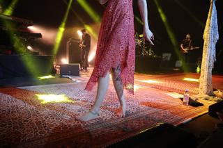 Joss Stone feet photo thumbnail