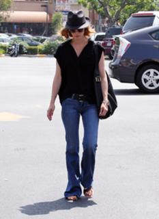 January Jones feet photo thumbnail